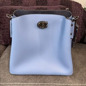 Coach Willow Shoulder Bag - Chic Meets
Versatile